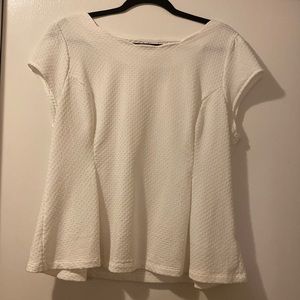 White flounce hem shirt